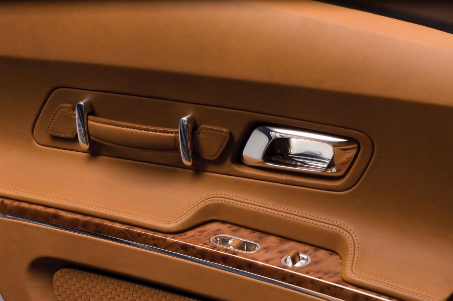 Детали интерьера Bugatti 16C Galibier Concept 2009 года  (фото 28 из 39)